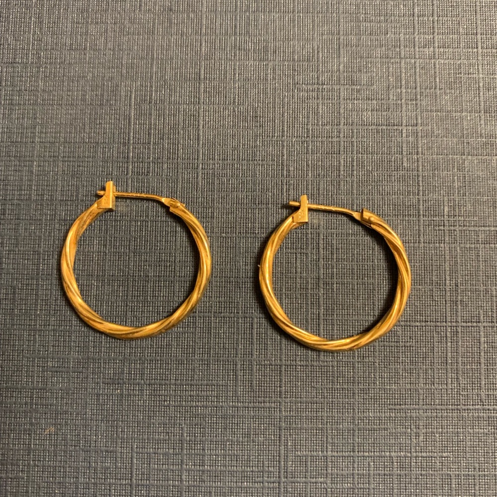 14k Gold Hop Earings